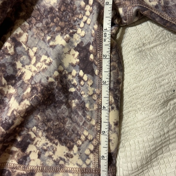 Ellie active wear - Picture 5 of 7